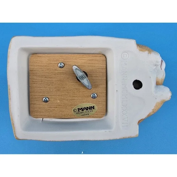 Vintage Mann Music Box Cat Paper Bag Plays "Memories" Kitten Japan 1982 Ceramic - Picture 6 of 9